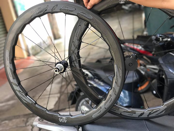 vành carbon xe đạp zipp 454