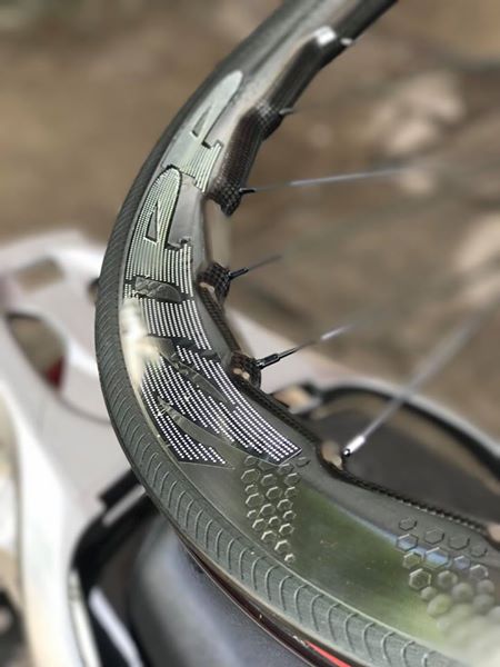 vành carbon xe đạp zipp 454
