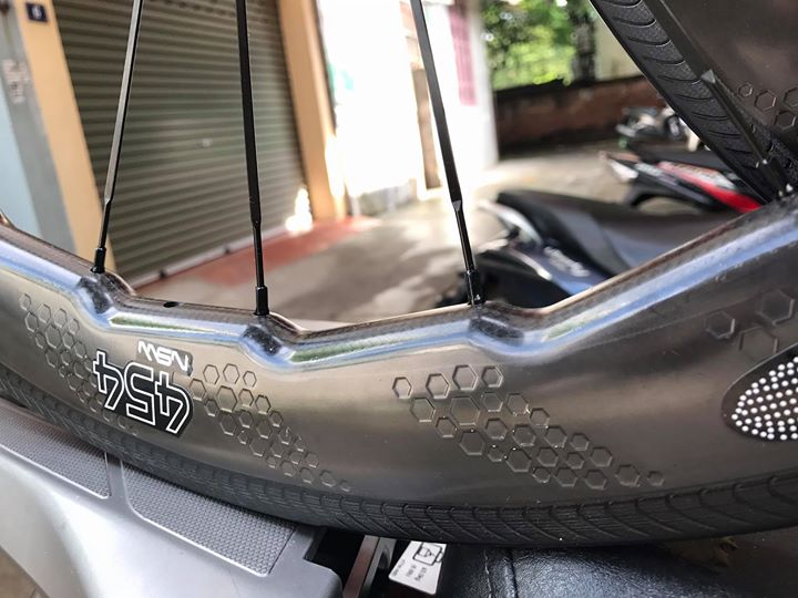 vành carbon xe đạp zipp 454